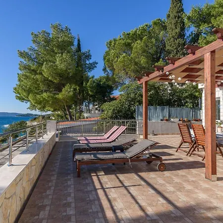 公寓 Helli 特罗吉尔